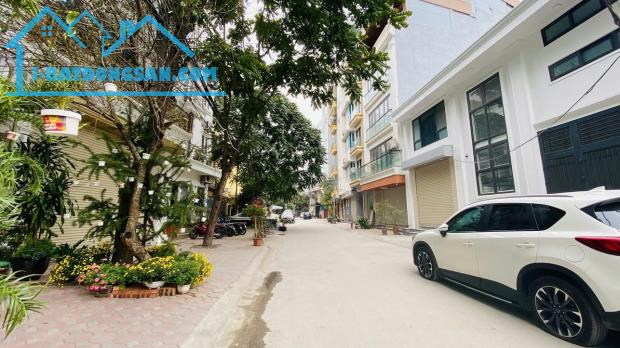 Hàng Siêu Hiếm - Giang Văn Minh - Ba Đình - Ô tô tránh - Dt :90m2/5mMT /chốt nhỉnh 35 tỷ - 2