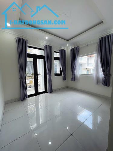 BÁN NH.À  🏘️ LÊ VĂN KHƯƠNG - KHU NHÀ GIÀU - Q12 - SÁT VÁCH GÒ VẤP - HẺM OTO TỚI NHÀ ❗4Tần - 3