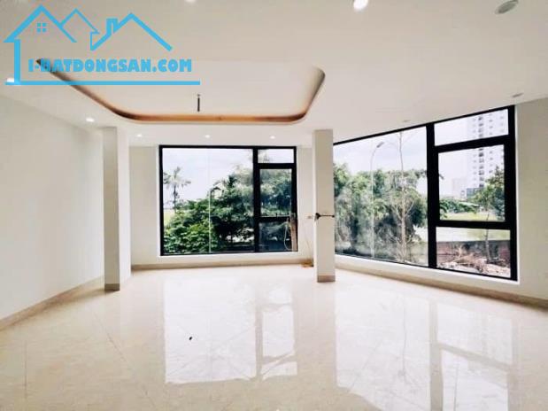 Bán nhà Hưng Thịnh, lô góc 3 thoáng, vỉa hè ô tô tránh, 6T hiện đại, 60m², View CV Yên - 1