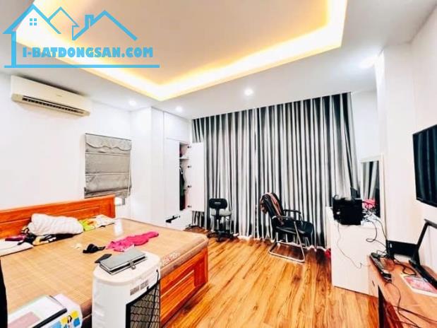 Bán nhà Hưng Thịnh, lô góc 3 thoáng, vỉa hè ô tô tránh, 6T hiện đại, 60m², View CV Yên