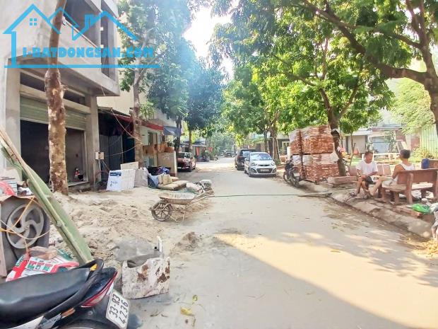 Khu DV Bờ Hội  La Khê,   50 m2 – Đất – MT 4m ,  Ô TÔ TRÁNH – VỈA HÈ,  11 tỷ