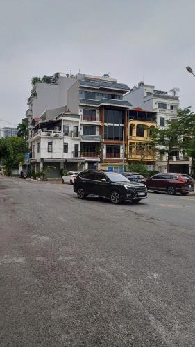Bán nhà Lâm Hạ DT 114 m2 mặt tiền 7 m lô góc view vườn hoa và hồ . giá 32 tỷ - 2
