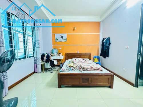 YÊN HÒA - CẦU GIẤY - 30M2 x 5T- MT 4M - 8.05 TỶ - GẦN PHỐ KD NHỎ - Ô TÔ DỪNG ĐỖ 24/24 - 1