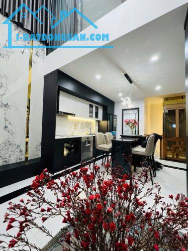 Siêu Đẹp! Phố Nguyễn Cao 40m2, tầng 2 50m2 xây 5 tầng thang máy ô tô đỗ full nội thất xịn - 3