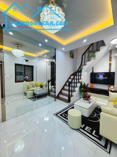 L3MPA3 🏠 Nhà 4 Tầng Mới Kính Coong, Nội Thất Hiện Đại, Gần Phố Lò Đúc, Giá 5.9 Tỷ - 3