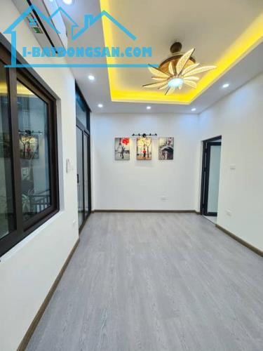 L3MPA3 🏠 Nhà 4 Tầng Mới Kính Coong, Nội Thất Hiện Đại, Gần Phố Lò Đúc, Giá 5.9 Tỷ - 6