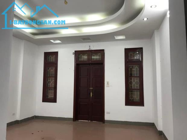 Nhà phân lô ngõ 87 Tam Trinh, ô tô tránh, 69m2 x 5T, MT 5m, giá 19 tỷ, 0985868893