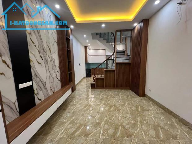 # B.Á.N NHÀ HOÀNG MAI GẦN MẶT PHỐ NGÕ NÔNG Dt 36m² x5  Tầng Giá 5 Tỷ SĐCC +Mặt ngõ nông, t