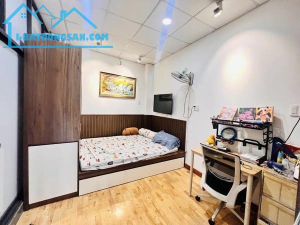 🏠Bán nhà xinh Nguyễn Văn Nghi - Gò Vấp - 32m2 ( 4*8 ) - Đầy đủ công năng - Giá 3 tỷ hơn - 2