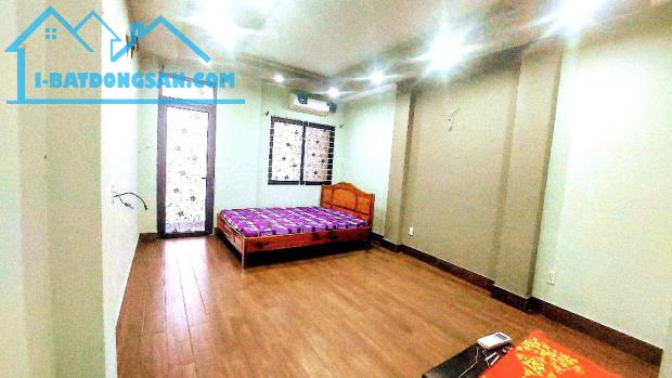 Bình Thành -Bình Tân- 4Tầng -4x15- Hẻm  5m-Chỉ hơn 4xxTỷ. Kết Cấu . * 5PN ,5WC,ST. +Sổ hồn - 2