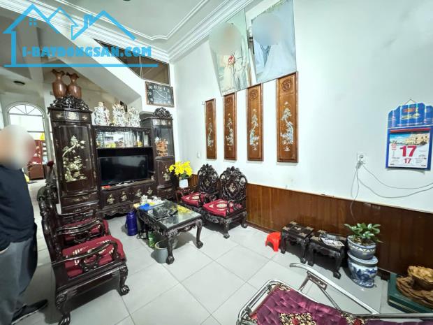 Bán nhà 3 tầng đường chính kinh doanh sầm uất Đội Cung- phường Trường Thi - gần chợ - gần - 3