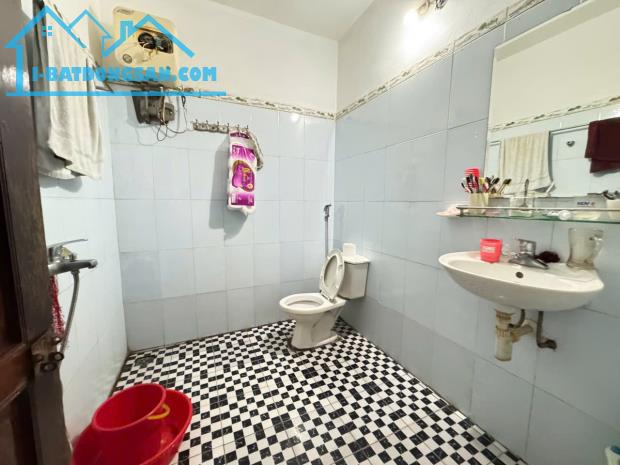 Bán nhà 3 tầng đường chính kinh doanh sầm uất Đội Cung- phường Trường Thi - gần chợ - gần - 5