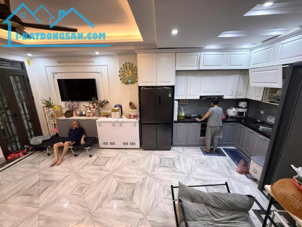 BÁN NHÀ CHỢ KHÂM THIÊN, 40M2 5T 6,89 TỶ, 50M RA OTO, THOÁNG SÁNG, NGÕ THÔNG RỘNG, Ở NGAY - 1