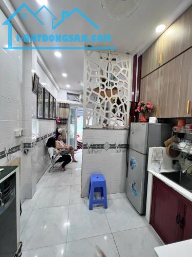 BÁN NHÀ TỈNH LỘ 10 - GẦN NHÀ THỜ PHAULO - KHU TÊN LỬA NGAY Đ 29 - 2 TẦNG 2PN  NHỈNH 2 TỶ - 3