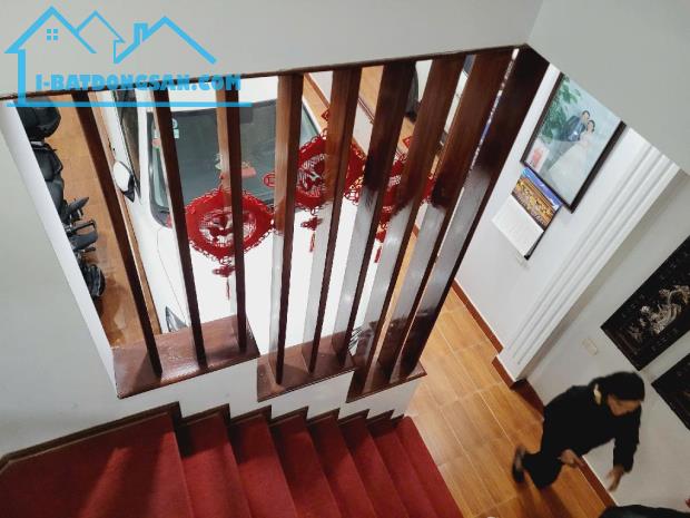 Bán nhà Linh Đàm ô tô đỗ cửa 45m2 4tầng 6tỷ
