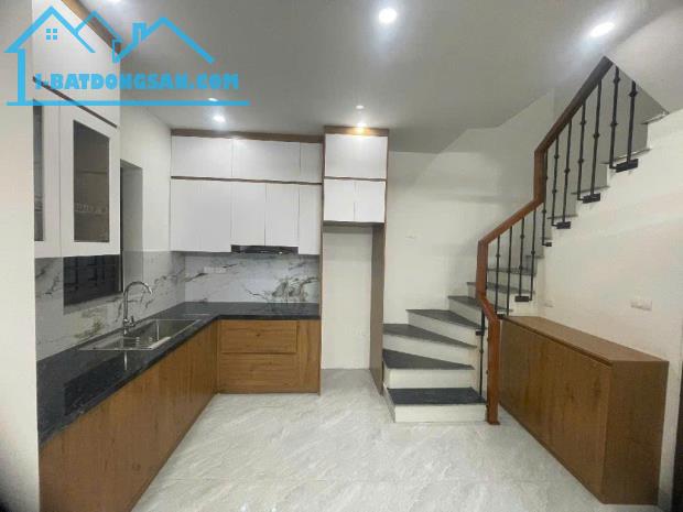 Bán nhà mới 3 tầng, 30m², 3 ngủ full nội thất , Nguyễn Chính, Tân Mai, 3.9 tỷ - 1