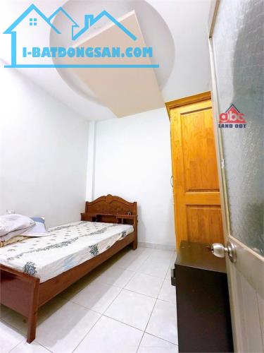 HN302 ( NP403 ) nhà đẹp gần trường cấp 2. khu dân cư đông đúc dân trí cao, nhà 3 pn - 4