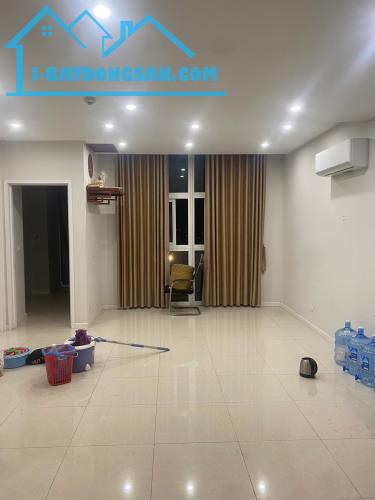 Cho thuê căn 2 ngủ 79m usilk city, gần full đồ, 10 triệu. 0944695188