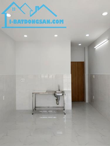 Cho nữ thuê Phòng trọ quận Bình Thạnh, 25m2 mới đẹp, ban công, cửa sổ, hẻm 7m. Giá rẻ nhất - 2