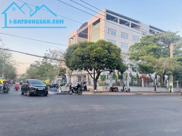 Hạ 2 tỷ bán nhanh nhà đường 11 phước bình, q.9 dt:105 m2 giá 7,5 tỷ - 1