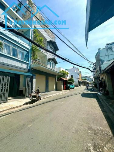 Đường nhựa 10m Thân Nhân Trung, P13. Kế bên Sân Bay, DT: 5x22m [CN: 110m2]. Giá 12.9 tỷ