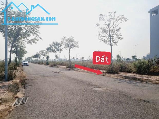 Bán đất liền kề Nam Vĩnh Yên , dt từ 85-120m2 giá dao động từ 3 tỷ - 1