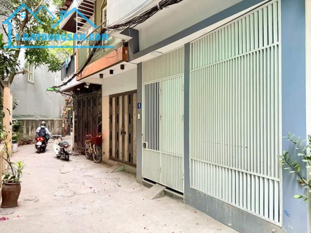 THỤY KHUÊ- NHÀ ĐẸP GẦN PHỐ-43M X 5T GIÁ 7,5 TỶ