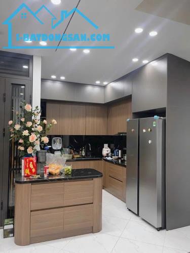 PHÂN LÔ NHÀ ĐẸP LONG LANH NGỌC THỤY 32M2 x 5T FULK NỘI THẤT, 20M MẶT PHỐ. 6,2TỶ - 4