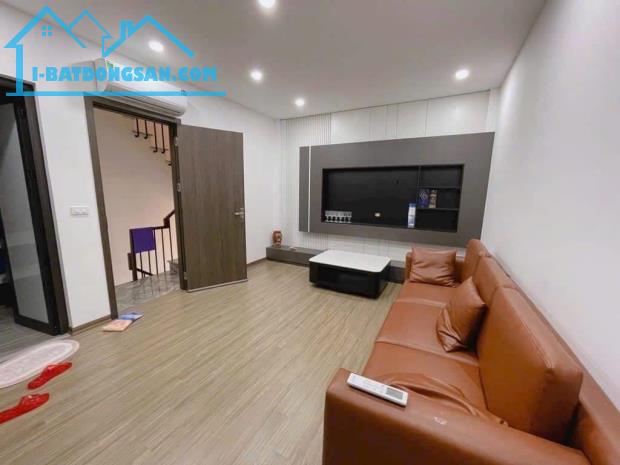 PHÂN LÔ NHÀ ĐẸP LONG LANH NGỌC THỤY 32M2 x 5T FULK NỘI THẤT, 20M MẶT PHỐ. 6,2TỶ - 1