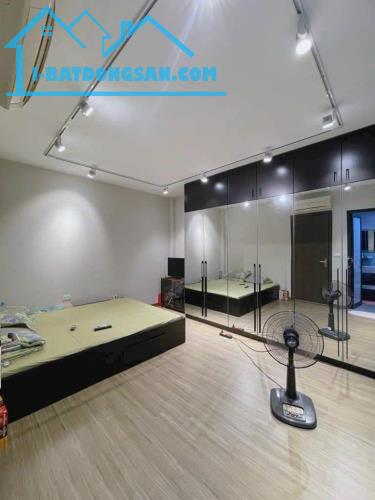 PHÂN LÔ NHÀ ĐẸP LONG LANH NGỌC THỤY 32M2 x 5T FULK NỘI THẤT, 20M MẶT PHỐ. 6,2TỶ