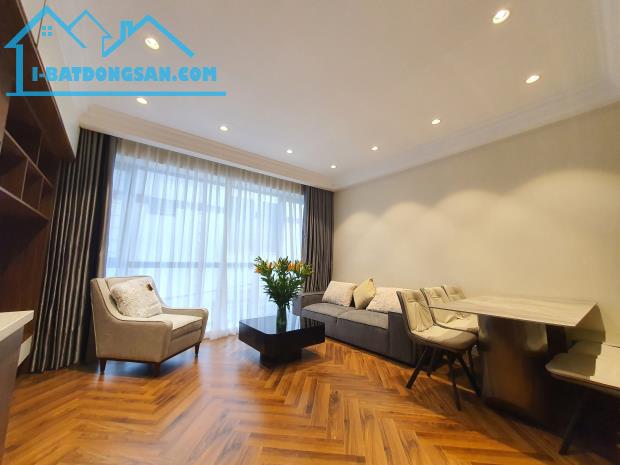 Bán Nhà Ngõ 61 Phố Trạm, Long Biên, 40m2, 6 Tầng, Thang Máy, Ô Tô, Phân Lô