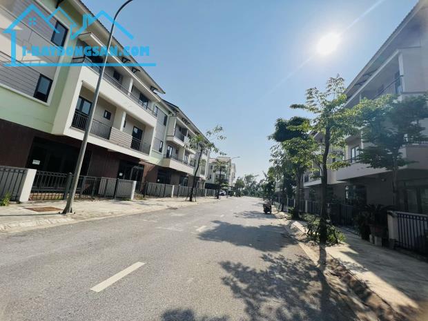 Duy nhất căn shophouse 90m2 áp góc Centa City giá 5,5x tỷ - 2