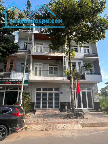 Bán nhà trệt 3 lầu, Đường A2 (Bùi Quang Trinh) kdc Phú An, giá 5,5 tỷ, Lh 0907386736 Mr An - 1