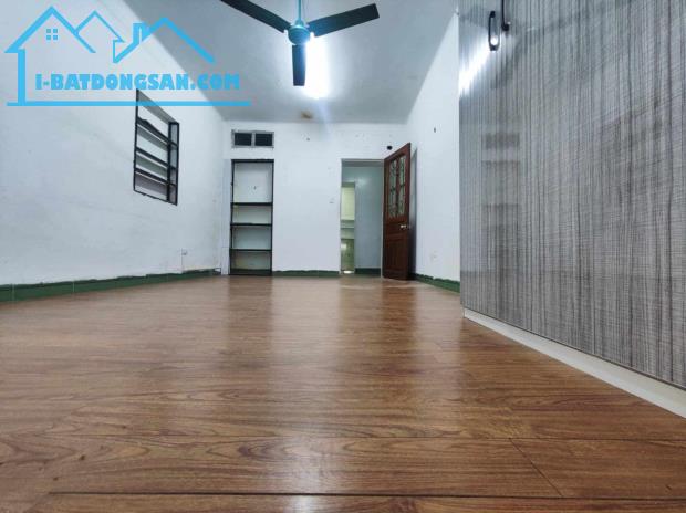 Cho thuê tập thể Hoàng Hoa Thám, Ba Đình 52m2, 1 ngủ, khách rộng 6.5 triệu