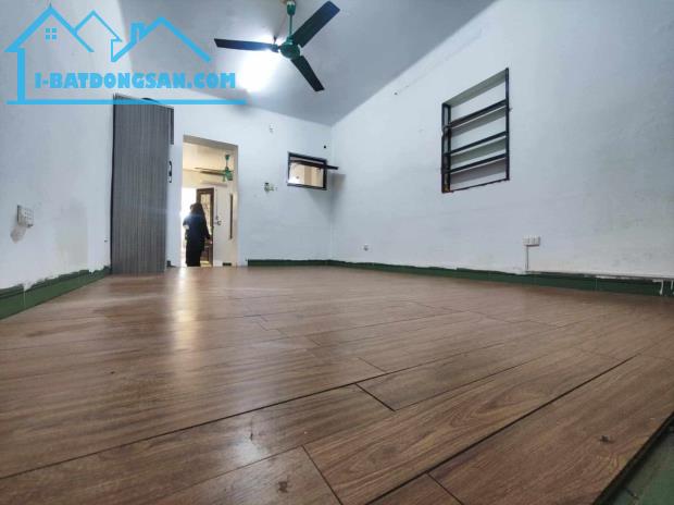 Cho thuê tập thể Hoàng Hoa Thám, Ba Đình 52m2, 1 ngủ, khách rộng 6.5 triệu - 1