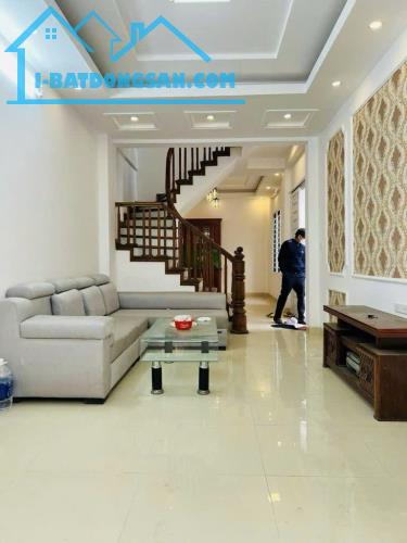 Bán Nhà Đại Từ-Hoàng Mai , DT50m2 ,Giá Nhỉnh 12 Tỷ ,Ngõ Thông ,Kinh doanh