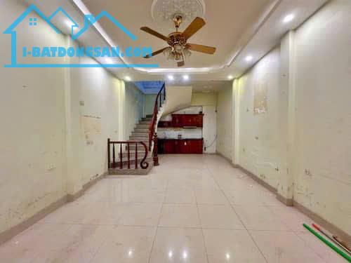 PHỐ VIP ĐỘI CẤN - BA ĐÌNH - DT 45M2 X5T - MT4,5M - 11,5TỶ - Ô TÔ ĐỖ CỬA - GẦN PHỐ - 2