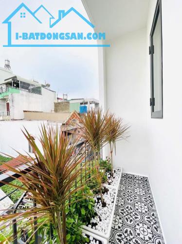 Bán Nhà Mới Đẹp Đ. Phạm Văn Chí - 2 Tầng -20m2 - Hẻm Xe Hơi - 2.5 tỷ - Quận 6 - 3