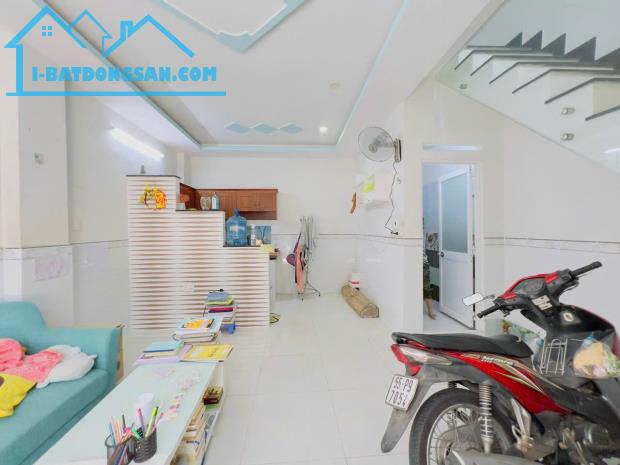 Bán Nhà Đẹp DTSD 60m2 Ngang 5m Lê Văn Thọ gần CV Làng Hoa Nhỉnh 3 Tỷ. - 3