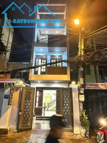 Nhà hiếm trong tầm giá! mt Nguyễn Thượng Hiền, P6, QBT, (4,2x19,9m), 4 tầng, Giá 18,5 tỷ