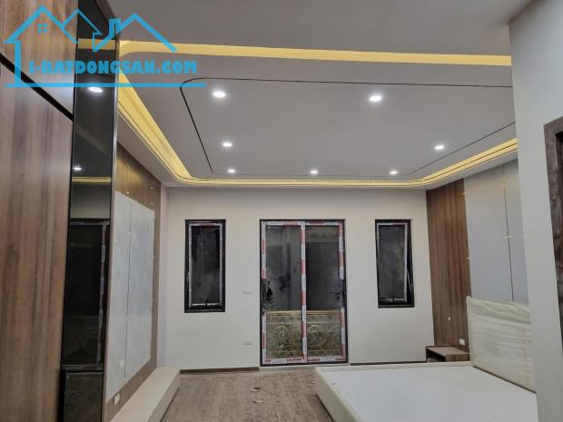 Siêu phẩm Gia Thuỵ Hoàng minh đạo 52M2 x 6T mới tinh full nội thất, tt tiện ích. 9,8tỷ - 4