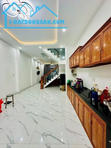 BÁN NHÀ 2 TẦNG, 100M2, NGÕ 10, TÂN PHONG, BIÊN HÒA, ĐỒNG NAI - GIÁ 4.7 TỶ - SỔ HỒNG CHÍNH