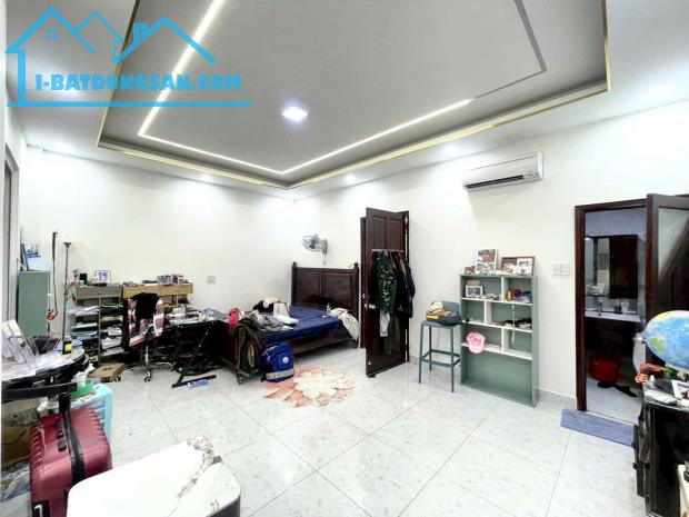 Định cư bán gấp nhà 62m2 đường Đinh Tiên Hoàng Q1 chỉ 2tỷ750 - 1