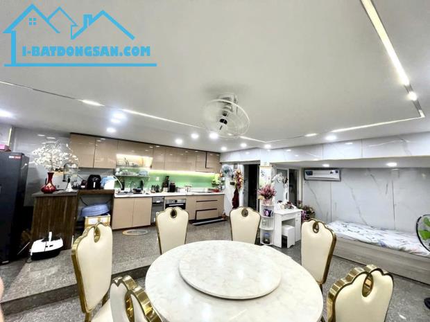 Định cư bán gấp nhà 62m2 đường Đinh Tiên Hoàng Q1 chỉ 2tỷ750 - 3