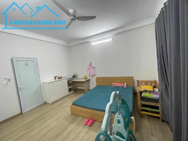 Hiếm Có, Nhà Phố Ái Mộ, Bồ Đề, 32m2, 5 Tầng, Phân Lô, Ô Tô, Full Nội Thất, 6.x Tỷ - 4