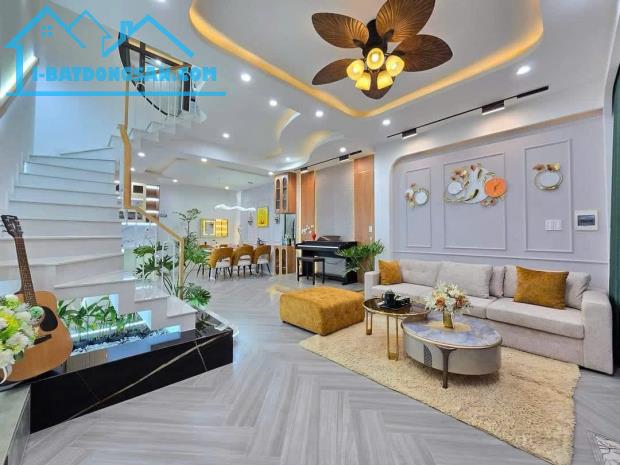 🏠 Nhà đẹp, giá rẻ tại TRUNG TÂM NGOẠI NGỮ YẾN VIỆT MỸ, 2 tỷ 150 triệu - 1