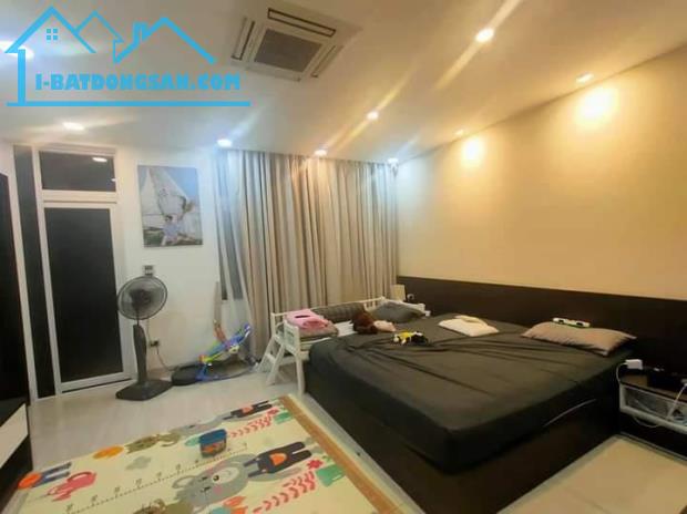 Nhà Đầm Nấm ô tô tránh, vỉa hè, gần đường 40m, 55m2x4 tầng 12 tỷ 0976285499