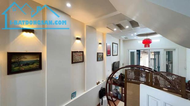 Bán nhà 46m2 ngõ 515 Phố Hoàng Hoa Thám thông Phố Vĩnh Phúc Quận Ba Đình