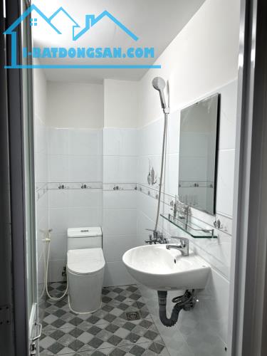 BÁN NHÀ MẶT TIỀN QUẬN 6 - KHU MUA BÁN SẦM UẤT NGÀY ĐÊM - 10.8T - 2