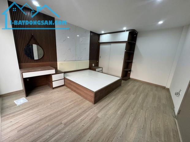 Nhà mới Thạch Bàn LB 36m2 x 5T gần chợ, hàng xóm Aeon LB, tiện ích bạt ngàn. 6,2 tỷ - 3